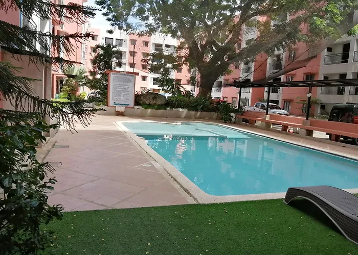 Azur B207 Near Airport, Netflix, Stylish, Cozy With Swimming Pool Apartment