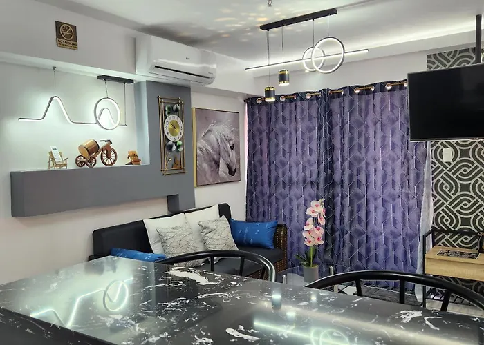 Azur B207 Near Airport, Netflix, Stylish, Cozy With Swimming Pool * Lapu-Lapu City