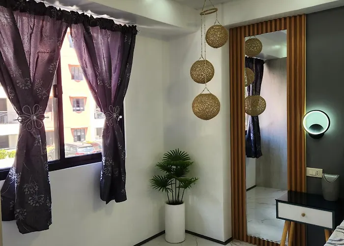 Apartment Azur B207 Near Airport, Netflix, Stylish, Cozy With Swimming Pool *