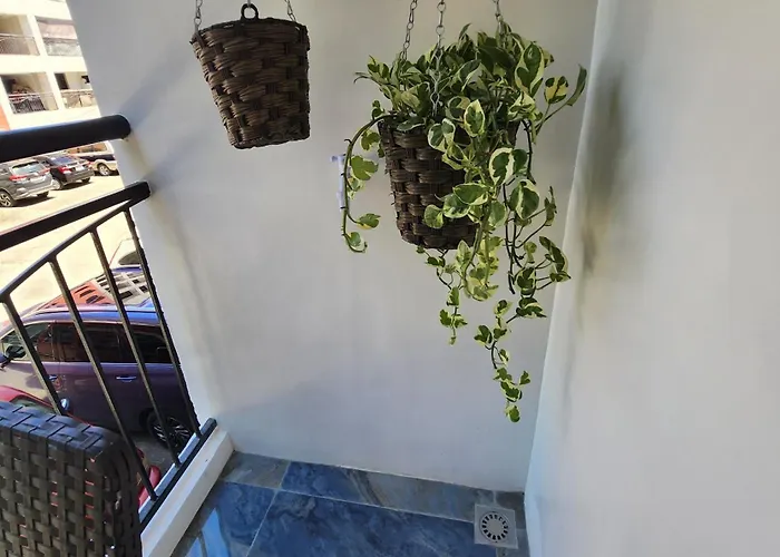 Apartment Azur B207 Near Airport, Netflix, Stylish, Cozy With Swimming Pool Lapu-Lapu City
