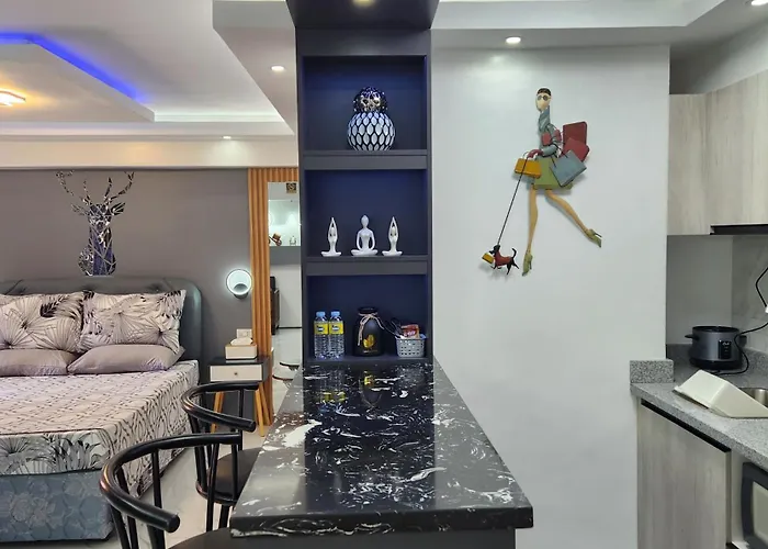 Apartment Azur B207 Near Airport, Netflix, Stylish, Cozy With Swimming Pool *