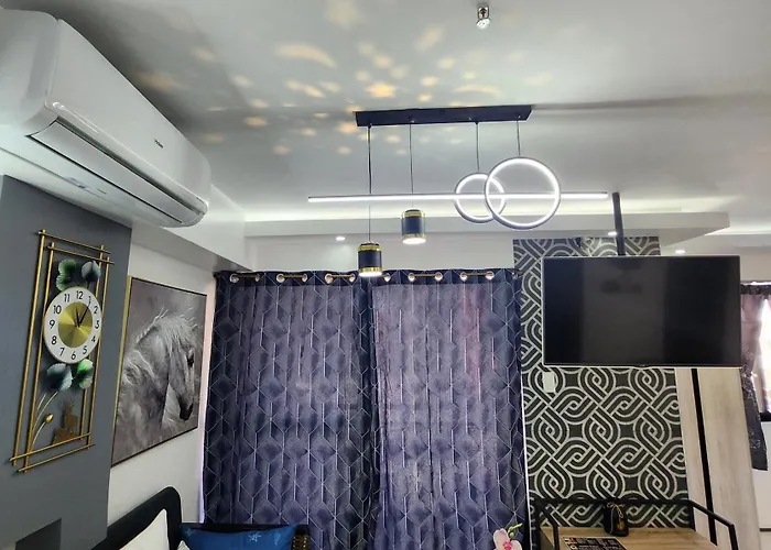 Azur B207 Near Airport, Netflix, Stylish, Cozy With Swimming Pool Apartment Lapu-Lapu City