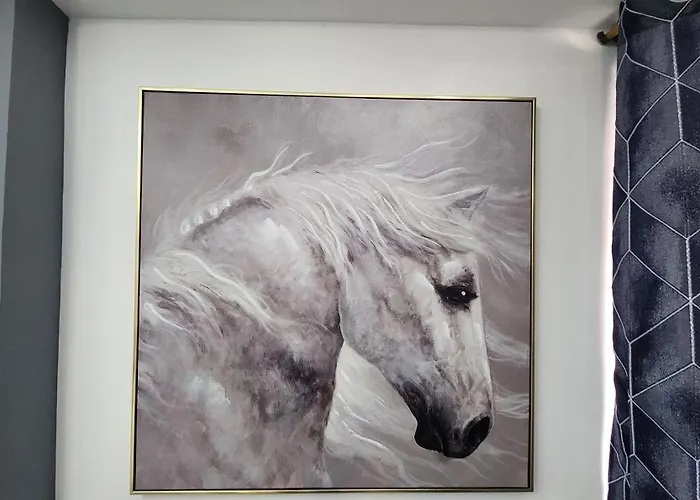 Apartment Azur B207 Near Airport, Netflix, Stylish, Cozy With Swimming Pool *