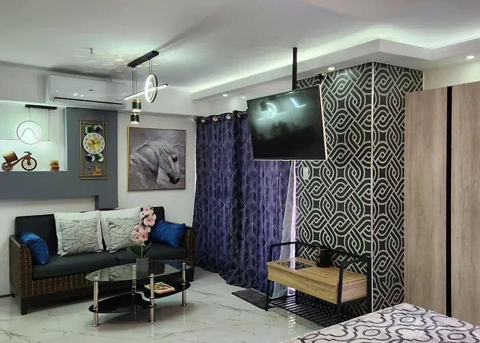 Azur B207 Near Airport, Netflix, Stylish, Cozy With Swimming Pool Apartment *